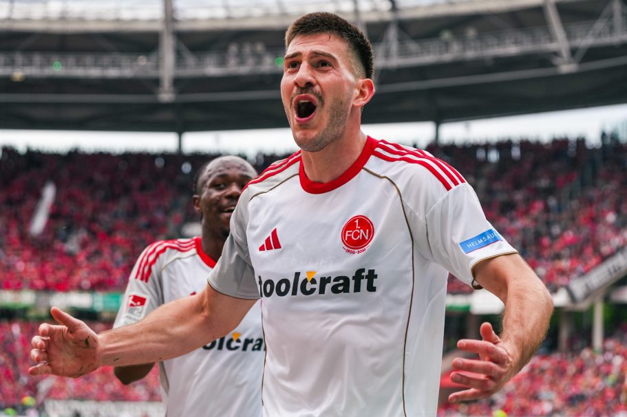 Torjubel Luka Lochoshvili 1. FC Nürnberg Torjubel Luka Lochoshvili 1. FC Nürnberg